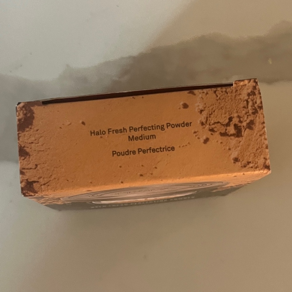 New in box Smashbox Halo Powder Shade Medium